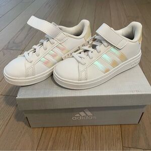 Adidas Kids Grand Court 2.0 White Sneakers with Iridescent Accents
